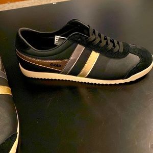 Black Gola tennis shoes - size 8